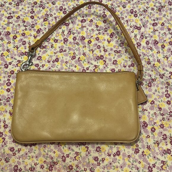 Vintage Coach Wristlet Camel Tan Leather Silver Hardwear Key Tag Wallet/Clutch - Picture 2 of 6